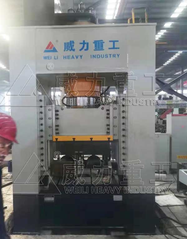 萬向節(jié)軸承座熱壓成型液壓機