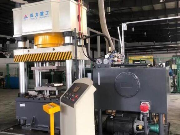 汽車(chē)輪轂沖壓成型液壓機(jī)